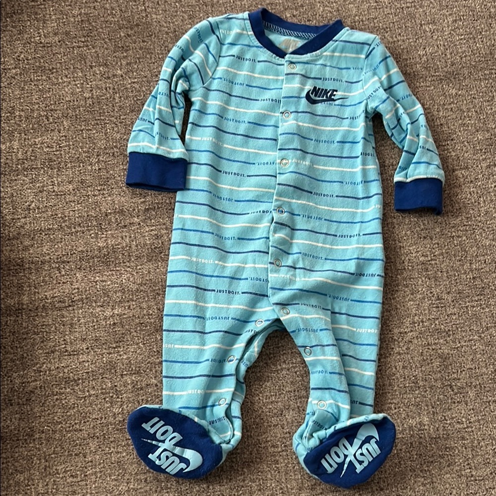 🦋 Nike Blue Striped Kids One Piece coverall. 6 months!